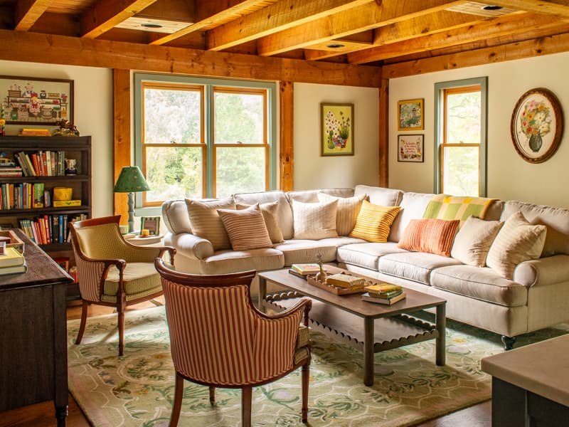 living-room-home-in-the-hemlocks-couch-table colorful living room
